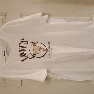 Levi's tshirt